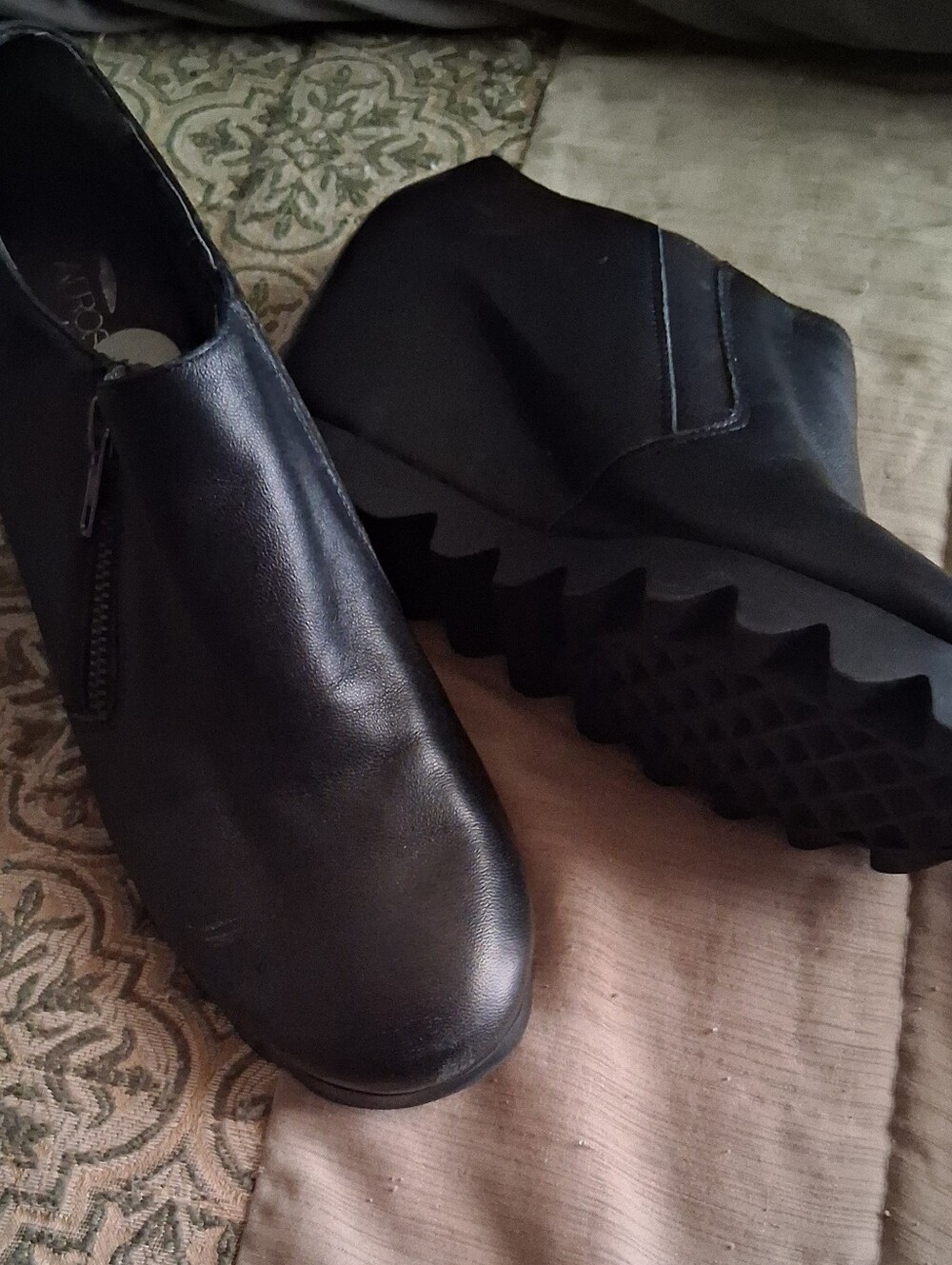 Wedge Aerosoles